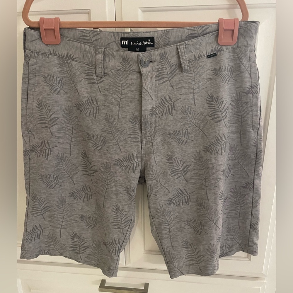 Travis Mathew Gray Patterned Men's Flat Front Shorts